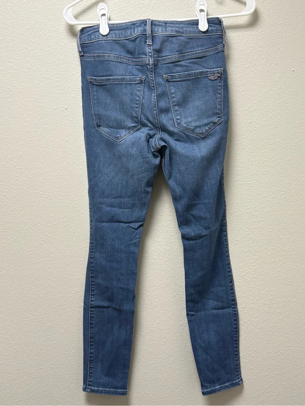 Hollister Women’s High Rise Advanced Stretch Jegging Jeans Blue Distressed 26